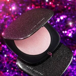 Marc Jacobs Beauty Lust & Stardust ‘Showstopper’ O!mega Glaze Foil Luminizer